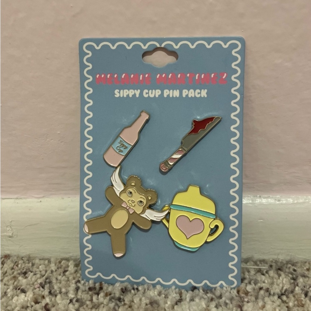SUPER RARE melanie martinez FULL sippy cup pin set